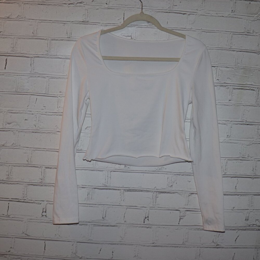 🤍 White Self‑Cropped Long Sleeve Top by SHEIN · Size Small · trendy basics